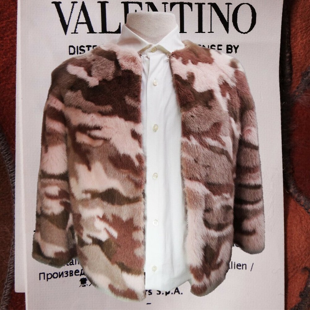 100% Authentic Valentino Pink Camo Pink Fur Women's Jacket Size 44 $34,000.00